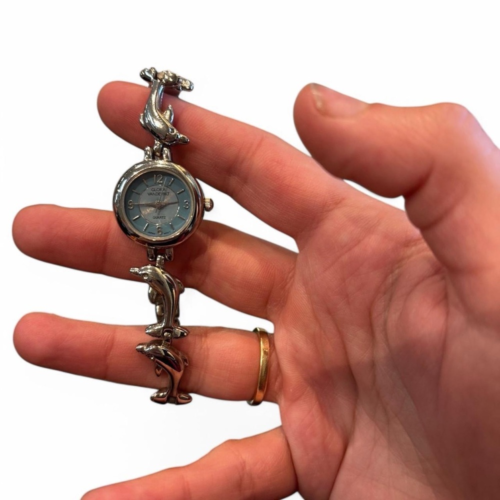 Gloria Vanderbilt Dolphin Bracelet Watch